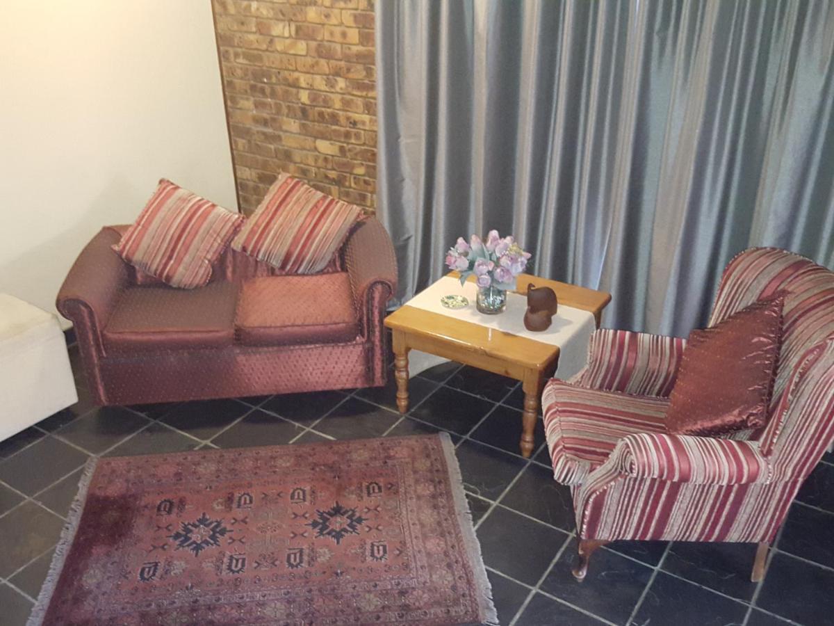 Bed and Breakfast Grace Place Bnb Претория Экстерьер фото