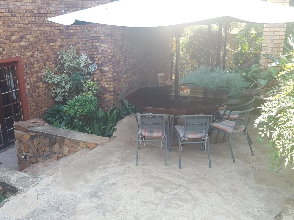 Bed and Breakfast Grace Place Bnb Претория Экстерьер фото